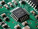Air conditioning capacitors are important electronic components in air conditioning systems, mainly used for storing electrical energy and supporting the start-up and operation of motors. Its core function is to provide stable power support for components